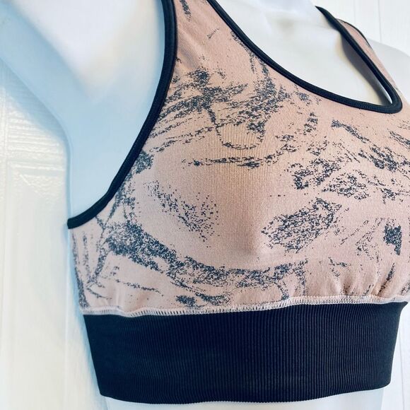 Fabletics Eliza Seamless Sports Bra Removable Padding Size XS - Picture 4 of 12